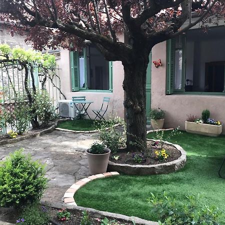 Bed and Breakfast Le Beffroi Millau Exterior foto